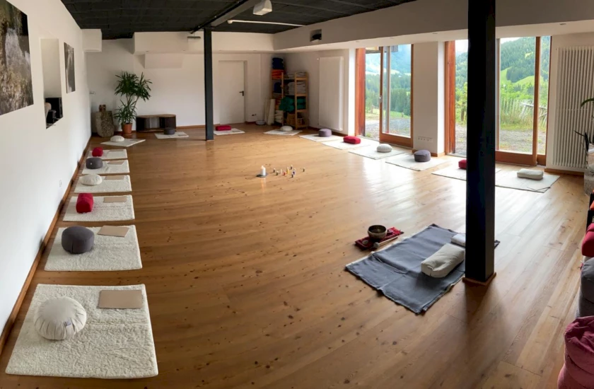 Der Seminarraum im Bio-Berghotel Ifenblick für unsere Meditationsseminare