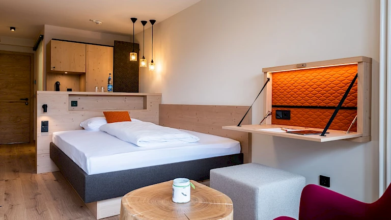 Zimmer mit Südbalkon und Bergblick