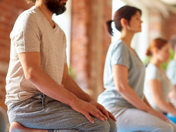 Mit Gleichgesinnten einen neuen Weg beschreiten und Entspannung in der Meditation erfahren