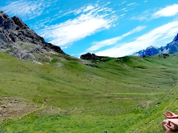 Wandern im Kleinwalsertal mit Meditationsübungen im Seminarraum, aber auch in der Natur: Regeneration und persönliche Reflektion kombiniert